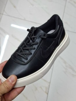 Кроссовки