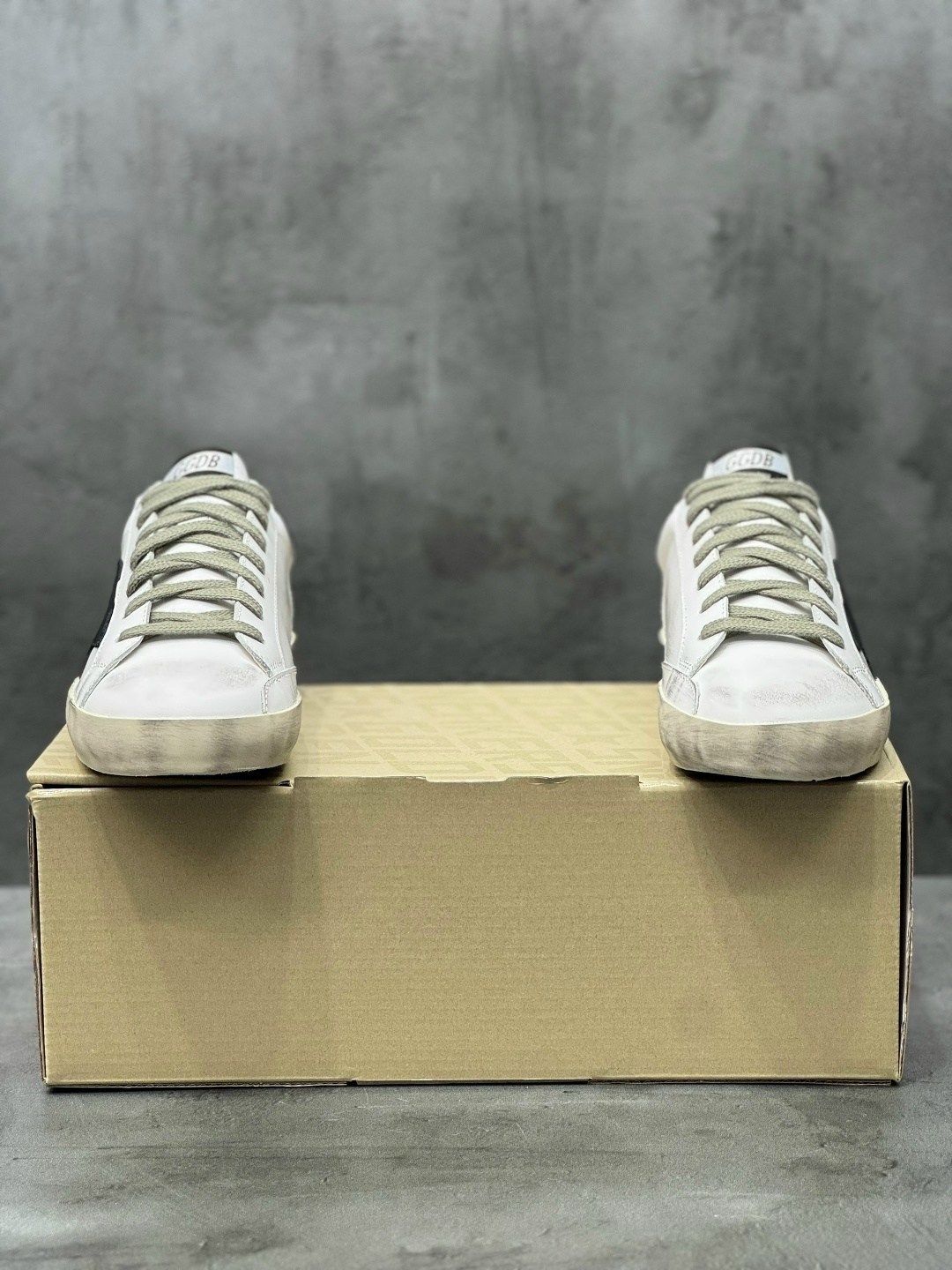 ,golden goose,golden goose кеды,кроссовки golden goose,состаренные кроссовки