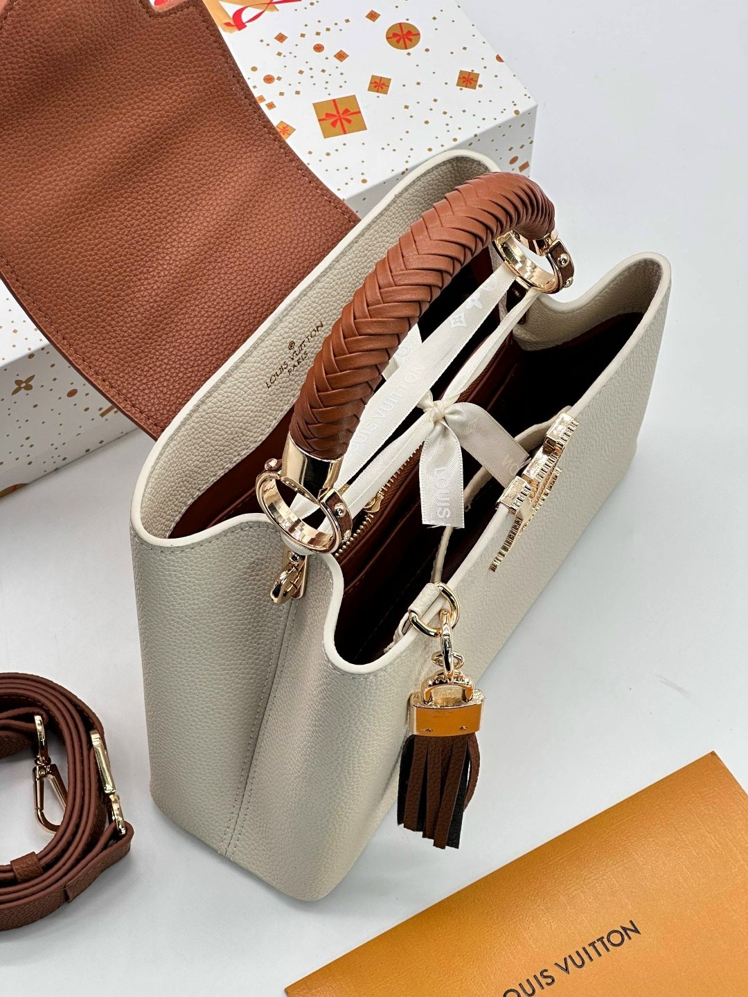 сумка женская louis vuitton,louis vuitton capucines,сумка женская louis vuitton 27-18 большой размер,сумка louis vuitton,сумка луи виттон capucines