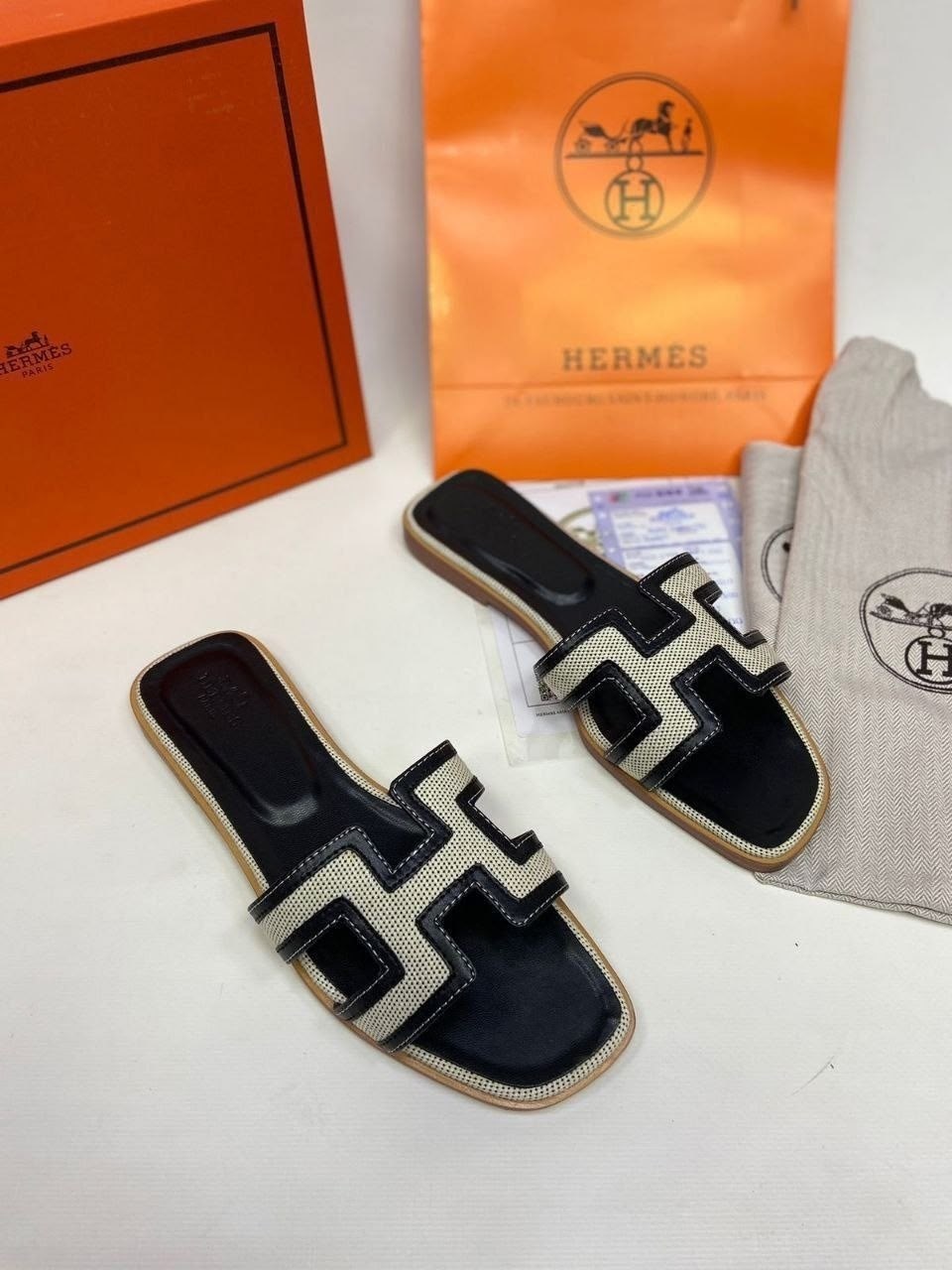 шлепки hermes,шлепки эрмес,hermes шлепанцы,шлепки hermes женские оригинал,тапочки hermes