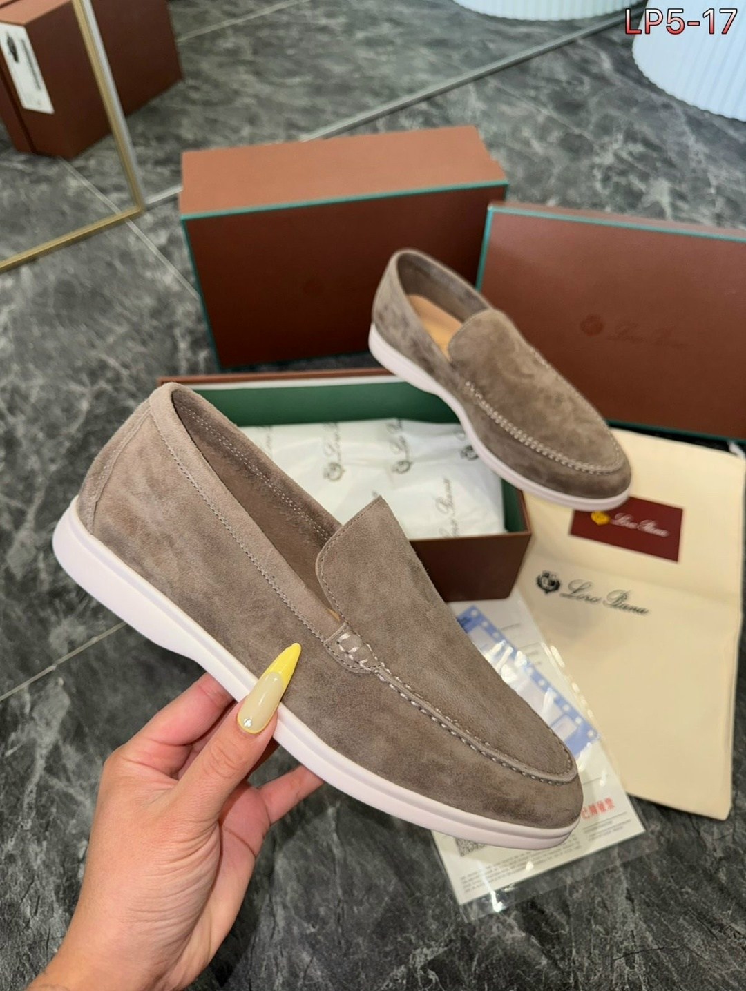,лоферы loro piana,лоферы из натуральной замши loro piana,loro piana лоферы женские,женские мокасины