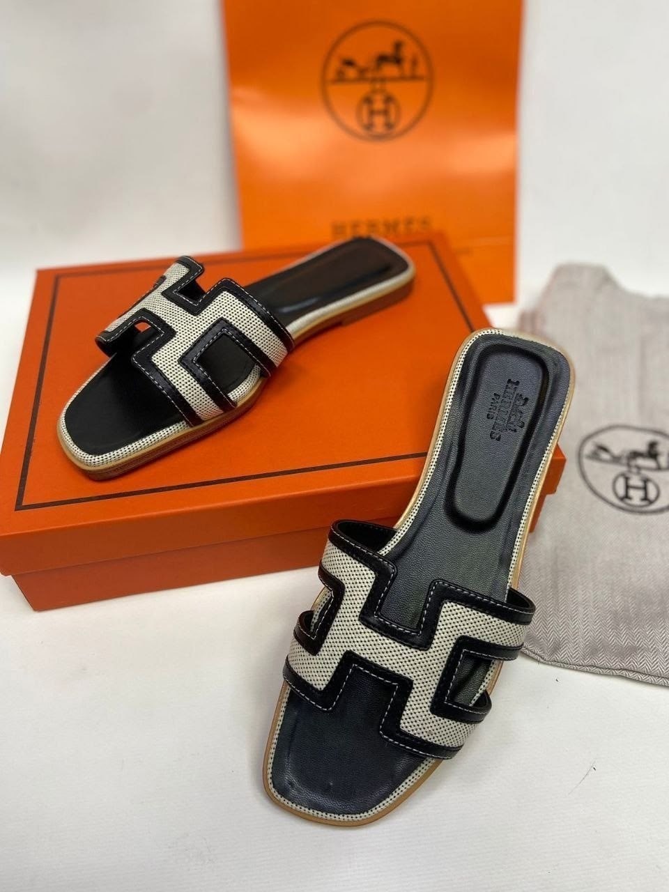 шлепки hermes,шлепки эрмес,hermes шлепанцы,шлепки hermes женские оригинал,тапочки hermes