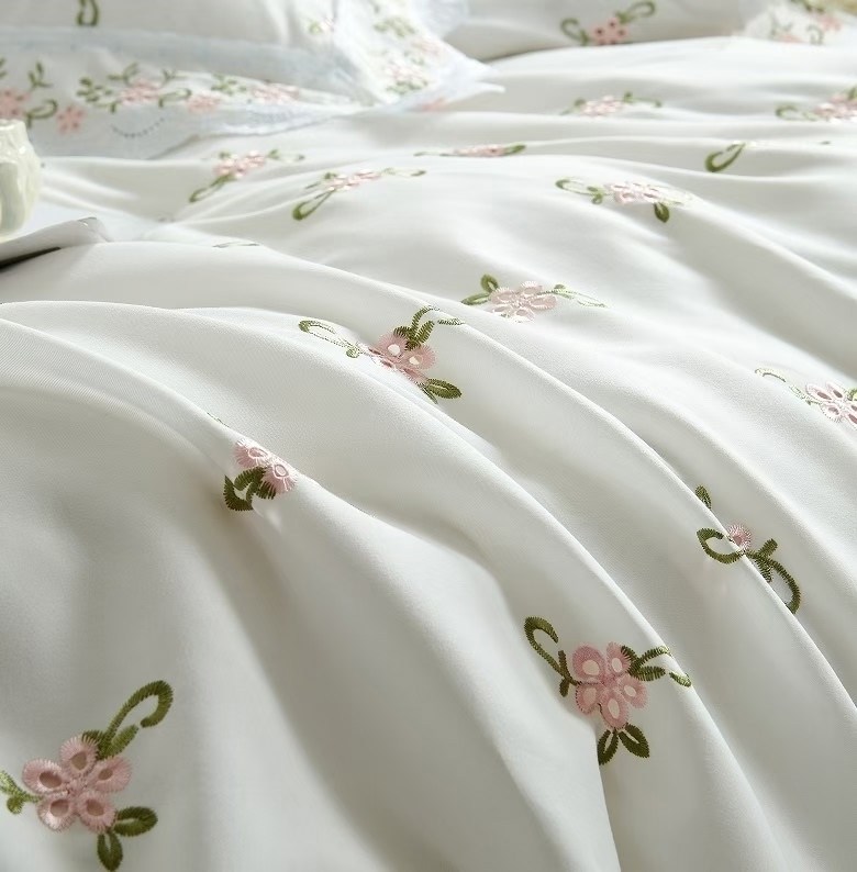 комплект постельного белья,blumarine комплект постельного белья,роскошный комплект постельного белья,постельное белье кристиан диор,постельное белье