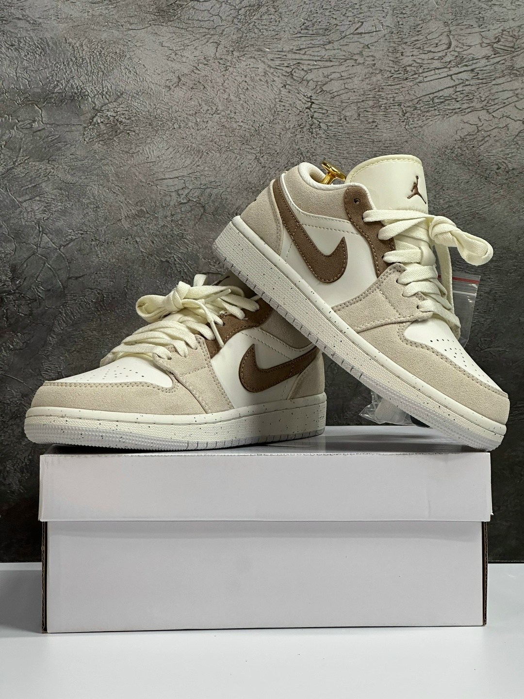 кроссовки,кроссовки nike air jordan 1,air jordan 1 low se craft inside out taupe haze,кроссовки nike air jordan 1 low,nike air jordan 1 low se