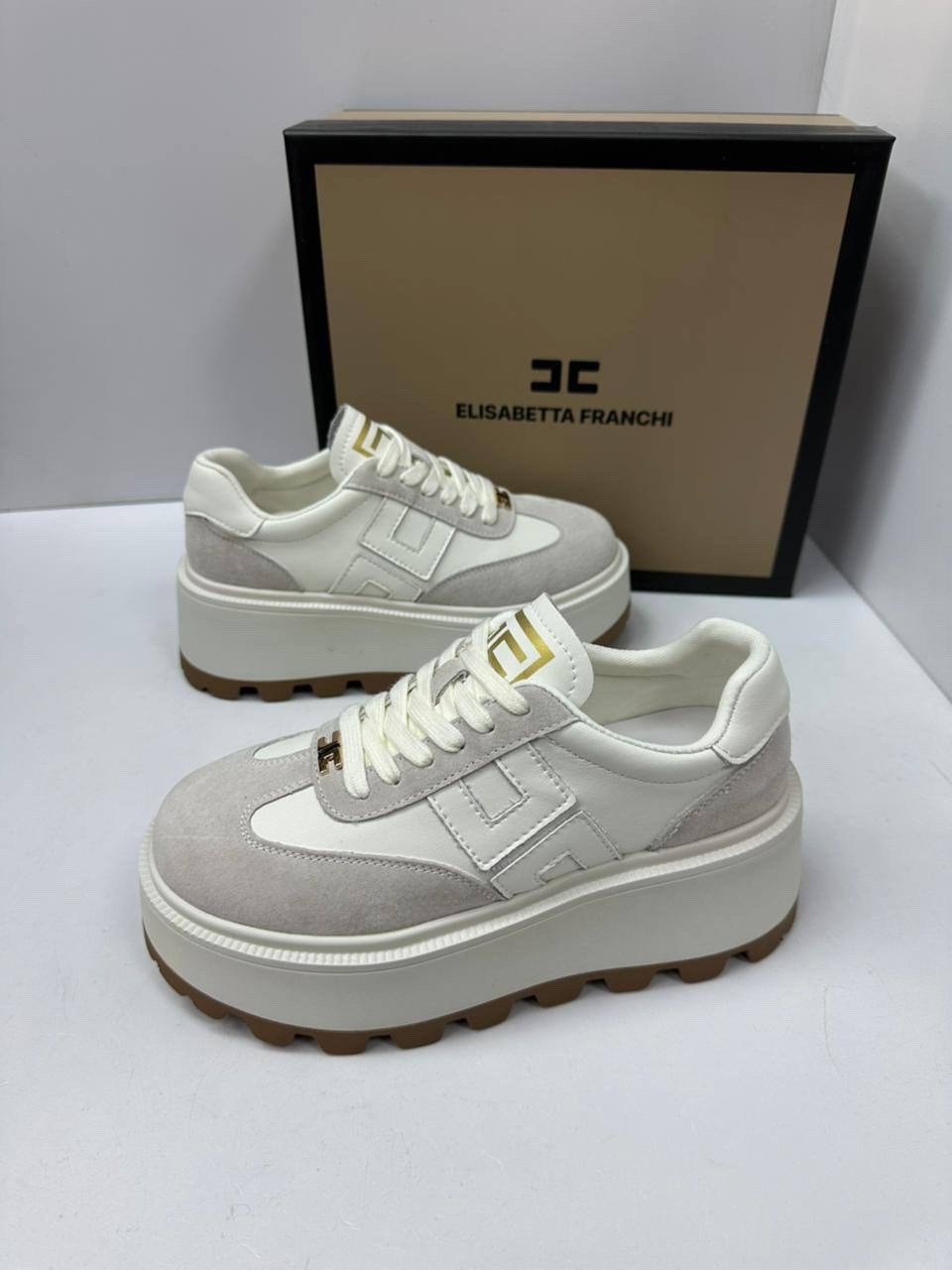 ,женские кроссовки, женская,обуви,кроссовки fendi