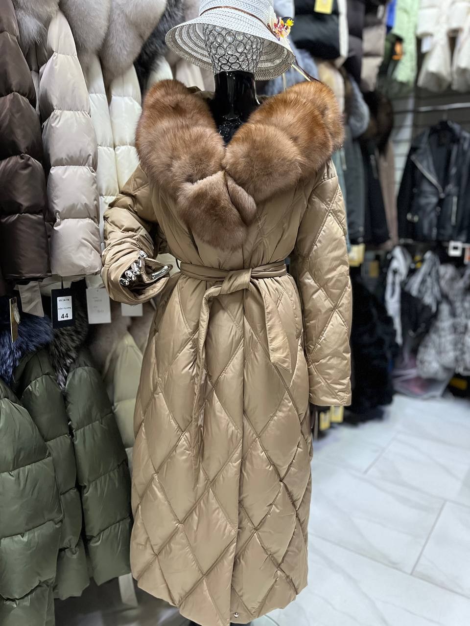 пуховик с натуральным мехом,длинный пуховик с натуральным мехом и капюшоном mexoutlet,пуховик с натуральным мехом mericche,пуховик с натуральным мехом песца,пуховик пальто с мехом
