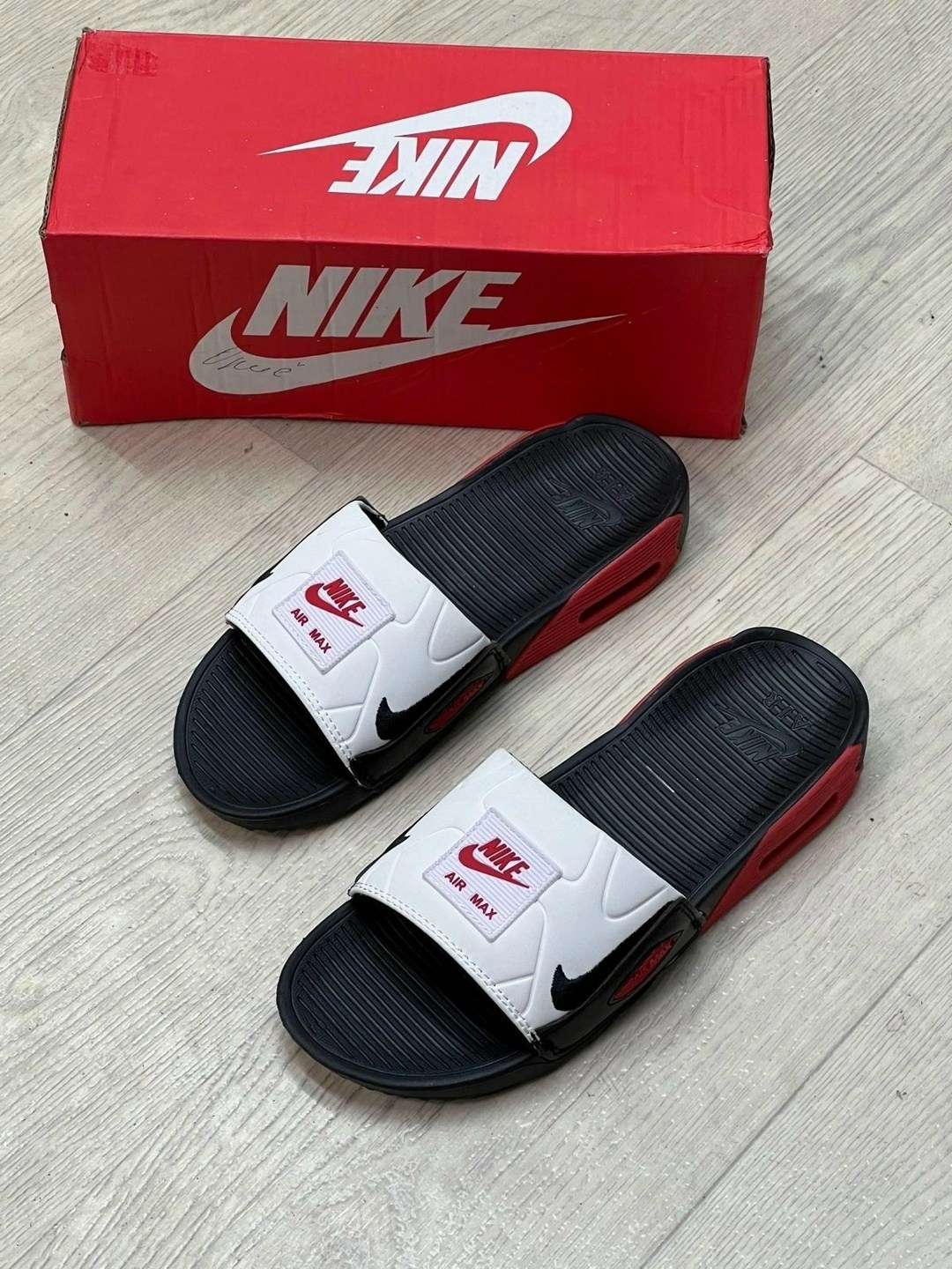 белые шлепанцы nike benassi,nike slides,спортивные тапочки,шлепанцы мужские,nike benassi jdi