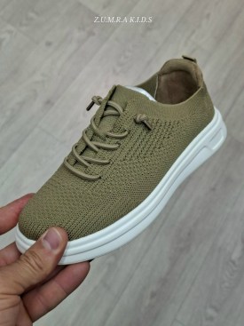 Кроссовки