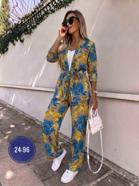 Костюм