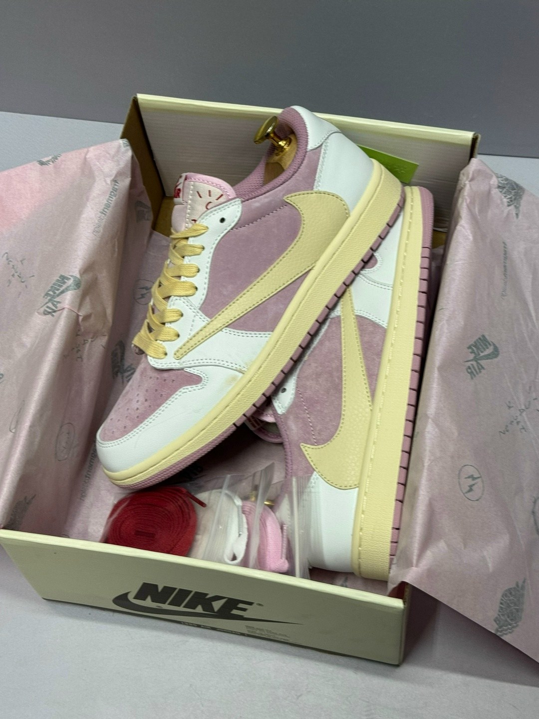 travis scott x air jordan 1 low sail shy pink,travis scott x air jordan 1 low og sail/shy pink,кроссовки air jordan 1 low x travis scott 'shy pink' unisex,nike air jordan 1 low x travis scott sail shy