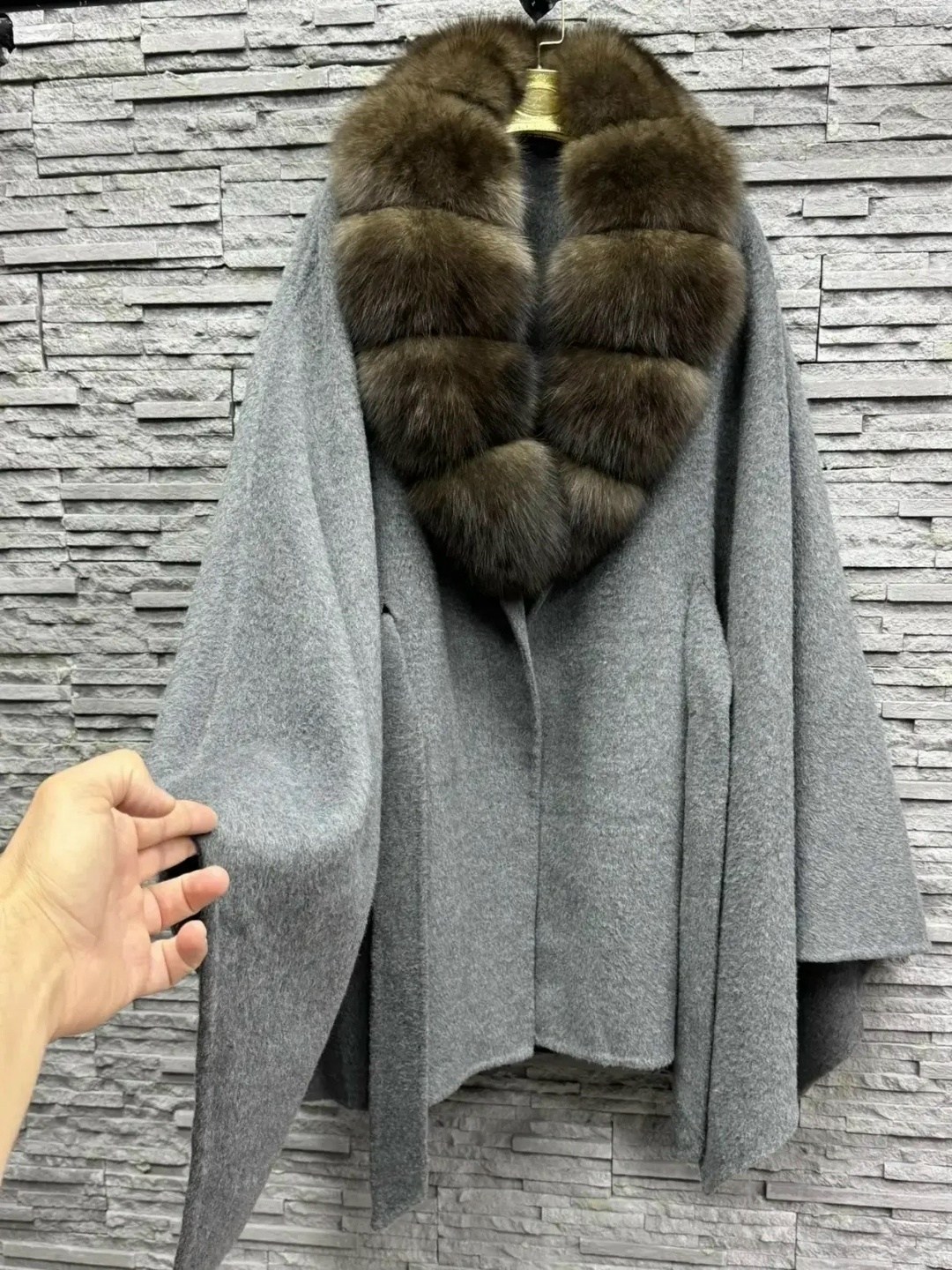 пончо пальто,пальто с воротником,пальто накидка,пальто с мехом,накидка с мехом