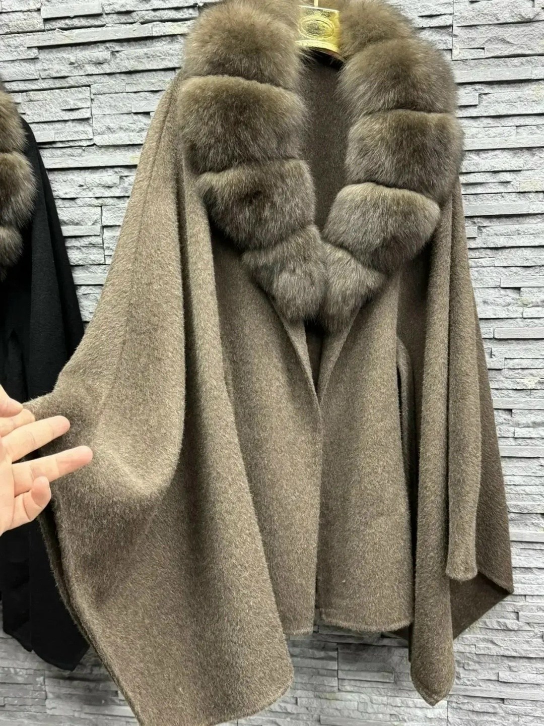 пончо пальто,пальто с воротником,пальто накидка,пальто с мехом,накидка с мехом