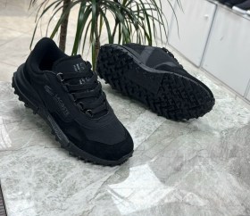 Кроссовки