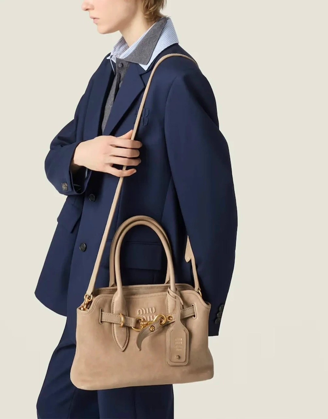 сумка miu miu,сумка тоут женская,сумка тоут miu miu,сумка prada бежевая кожа,бежевая сумка