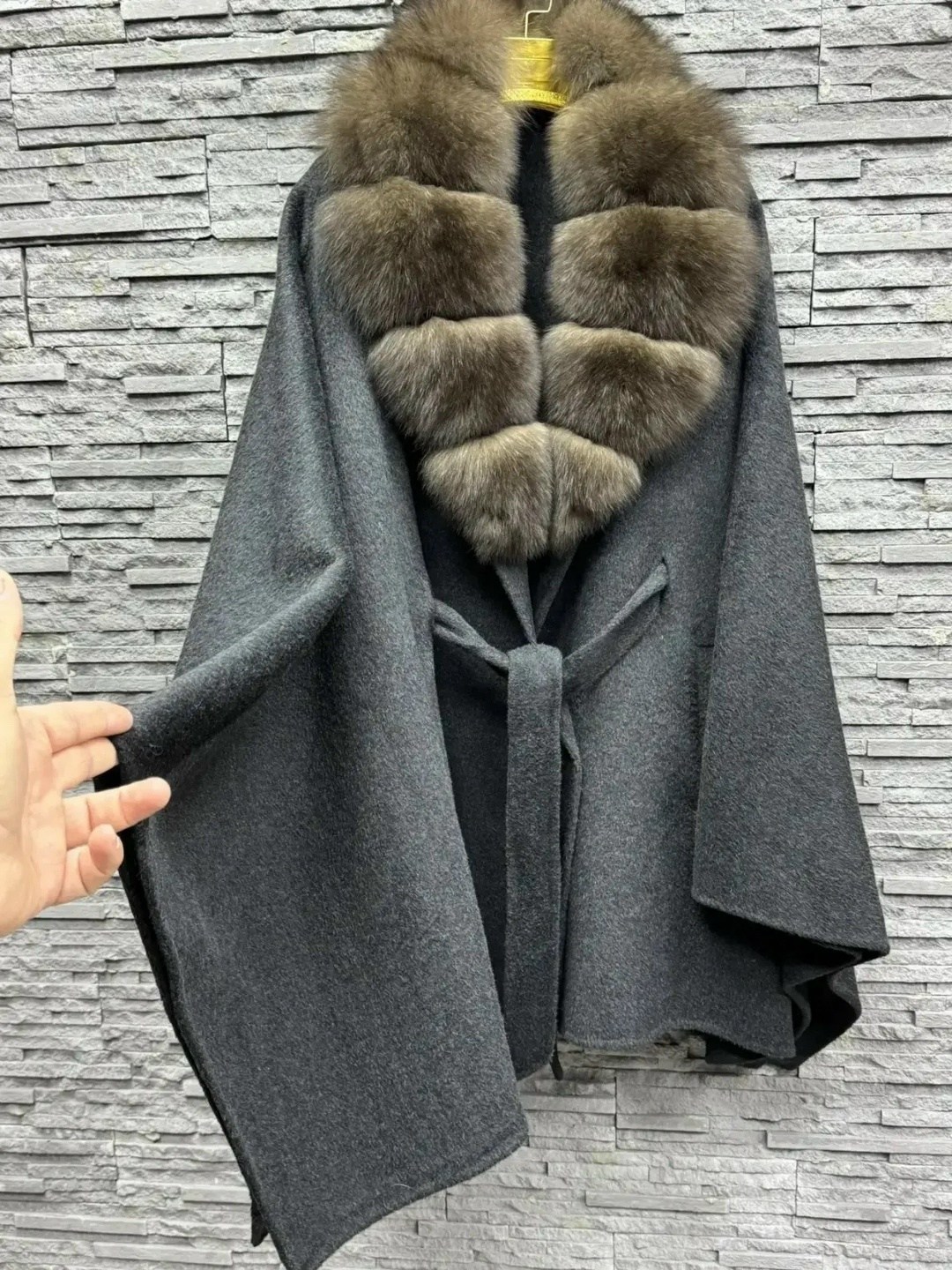 пончо пальто,пальто с воротником,пальто накидка,пальто с мехом,накидка с мехом