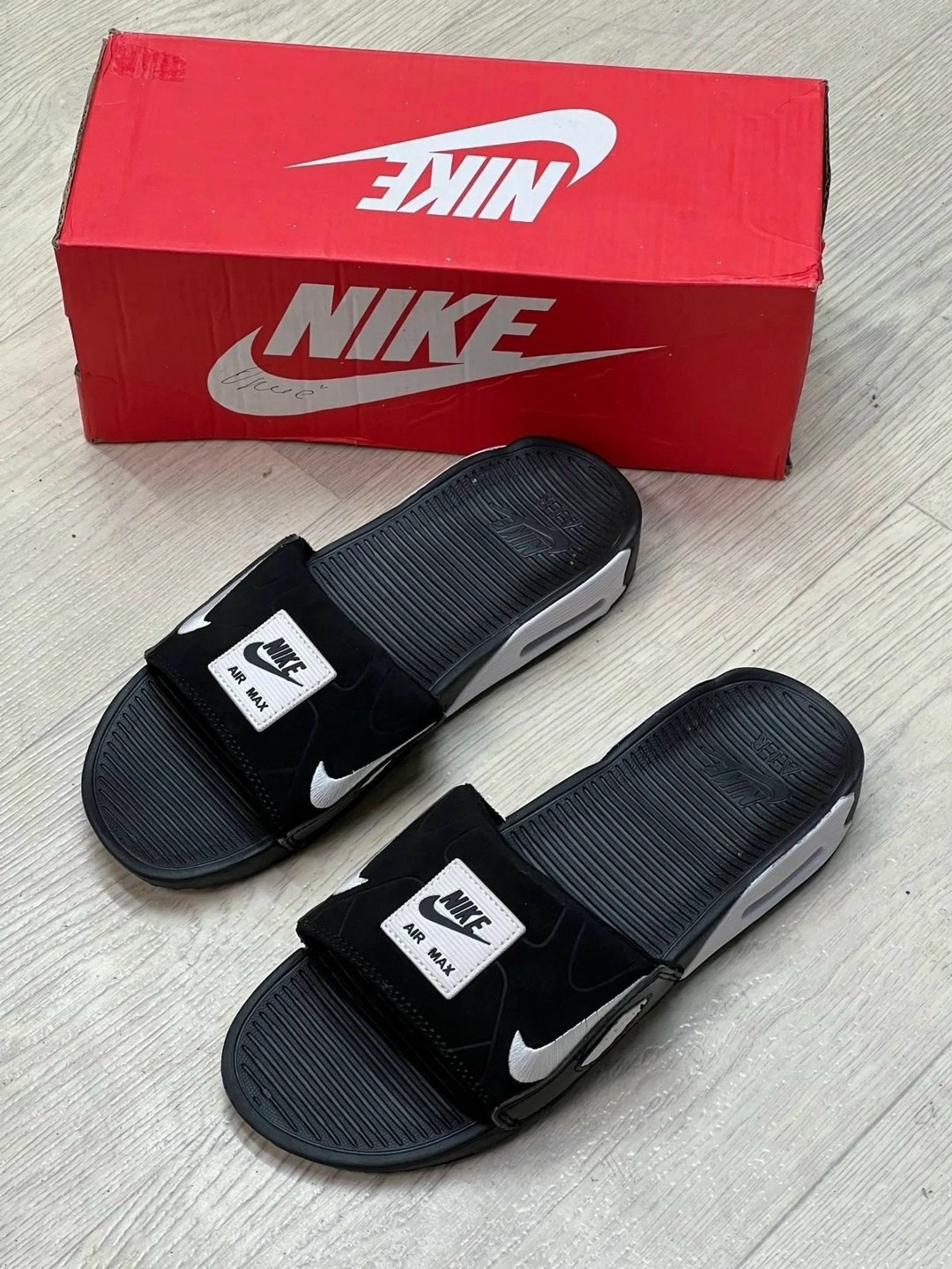 белые шлепанцы nike benassi,nike slides,спортивные тапочки,шлепанцы мужские,nike benassi jdi