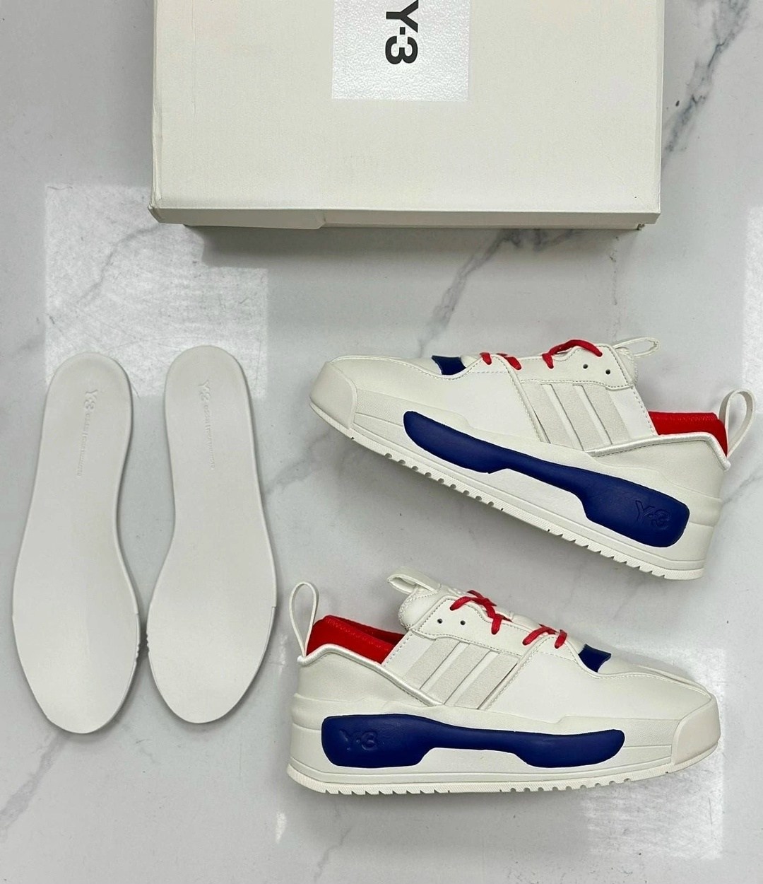 кроссовки adidas,кроссовки,кроссовки популярные,кроссовки женскиe,кроссовка мужской