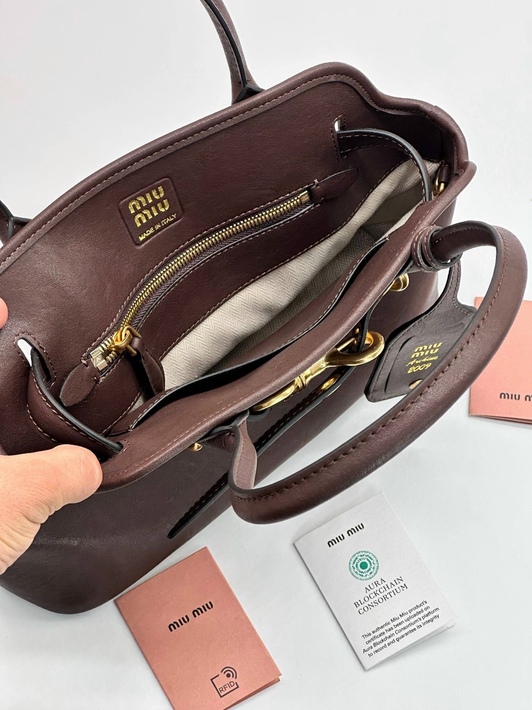 сумка женская miu miu,сумка miu miu,коричневая кожаная сумка miu miu,сумка женская miu miu 34х19,сумка miu miu большая