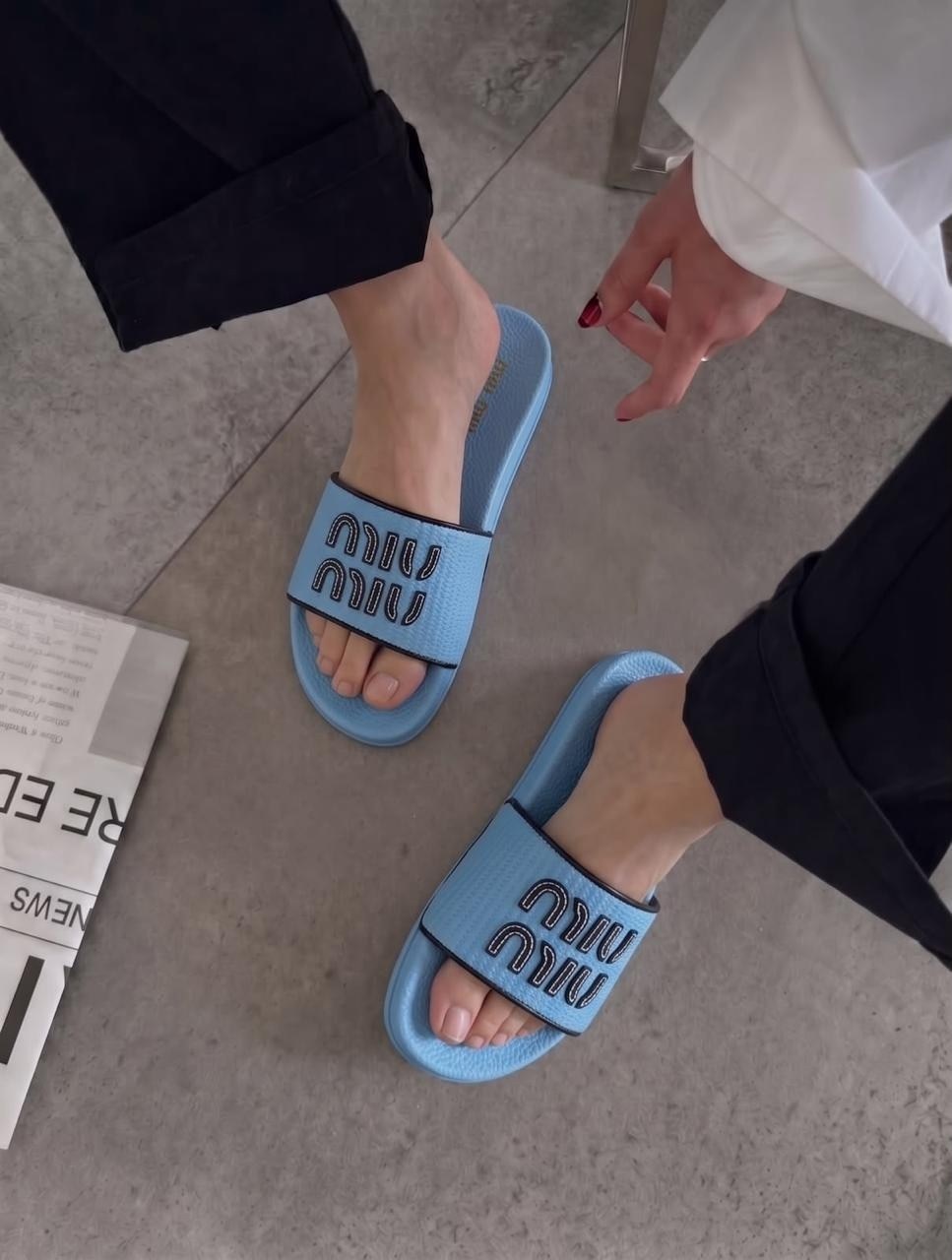 шлепанцы miu miu,,шлепанцы женские,шлепки миу миу,шлепанцы модные