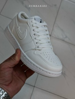 Кроссовки