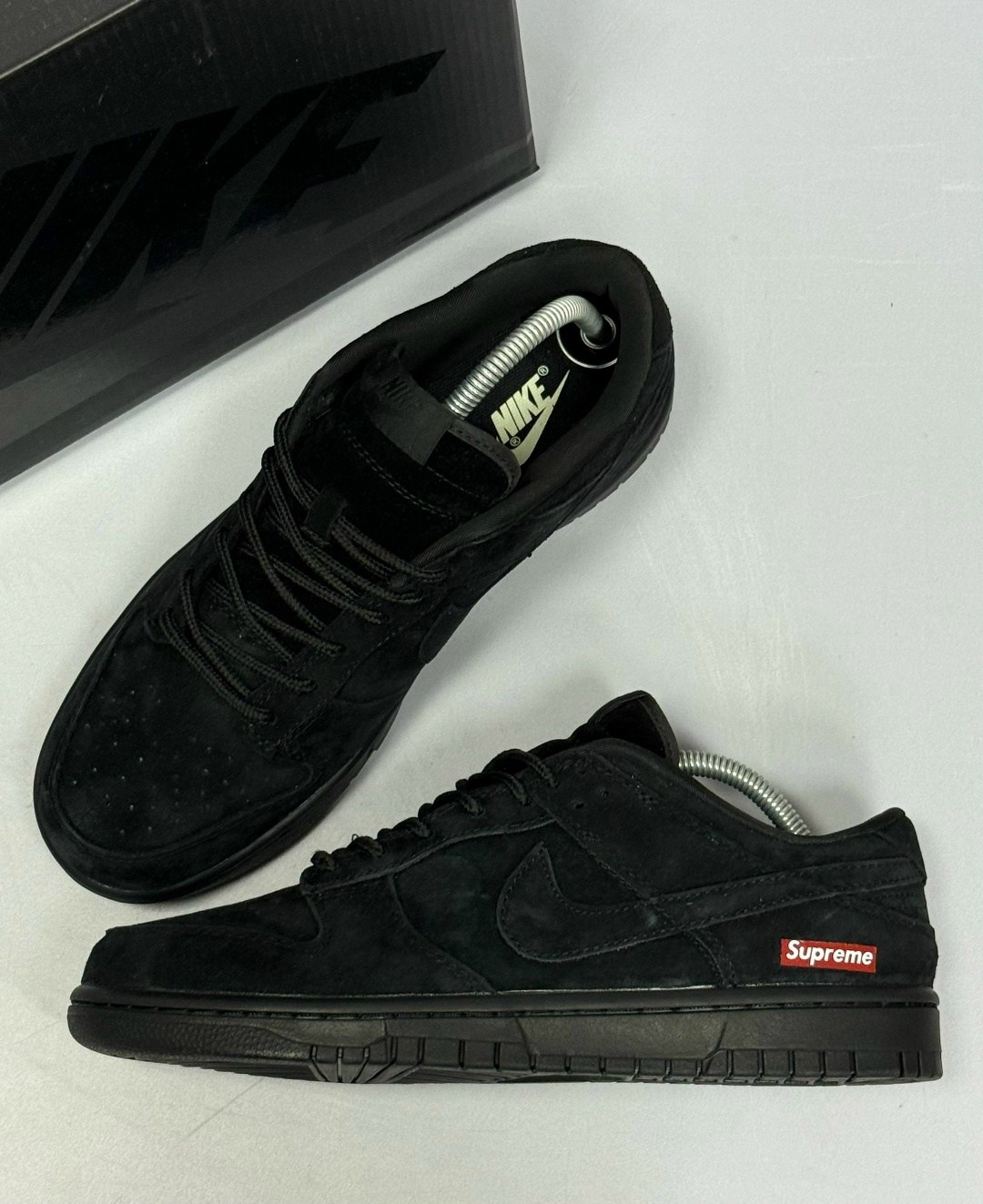 nike air force 1 low black supreme,кроссовки nike air force 1 low x supreme "black",supreme x nike air force 1 low,кроссовки nike air force 1 supreme,nike air force 1 supreme