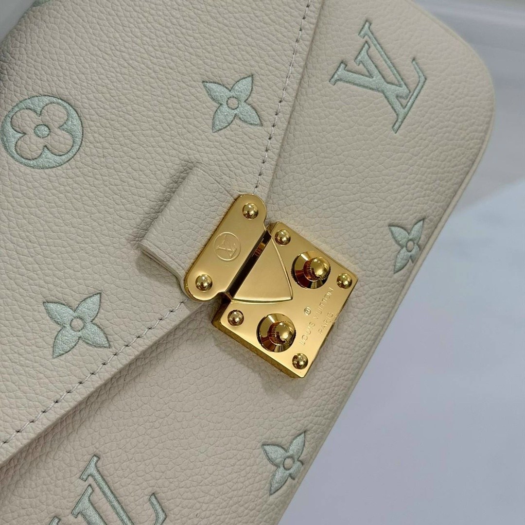 louis vuitton сумка на плечо,сумка louis vuitton,женская сумка louis vuitton,сумка через плечо средняя кросс-боди кожаная louis vuitton 462667657,сумка louis vuitton pochette métis east west