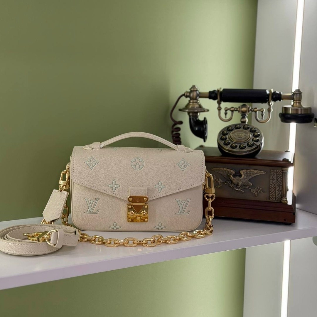 louis vuitton сумка на плечо,сумка louis vuitton,женская сумка louis vuitton,сумка через плечо средняя кросс-боди кожаная louis vuitton 462667657,сумка louis vuitton pochette métis east west