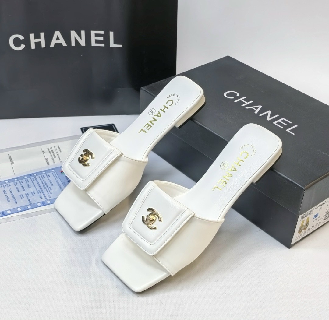 шлепанцы chanel,шлепки шанель,шлепанцы женские chanel,тапочки chanel,босоножки chanel