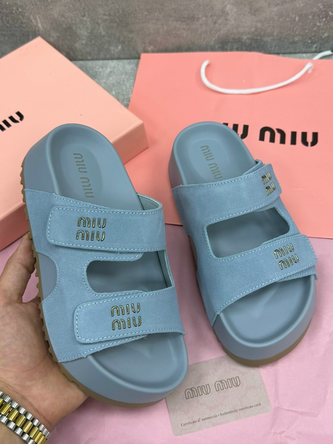 ,шлепанцы miu miu,женские шлепанцы, женская,тапочки miu miu