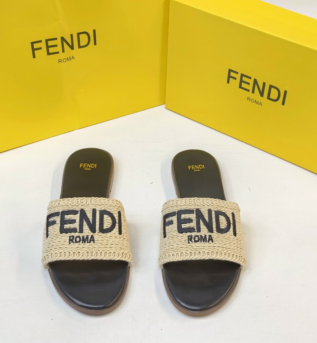 шлепки фенди,шлепанцы fendi,тапочки fendi,шлепки фенди женские,