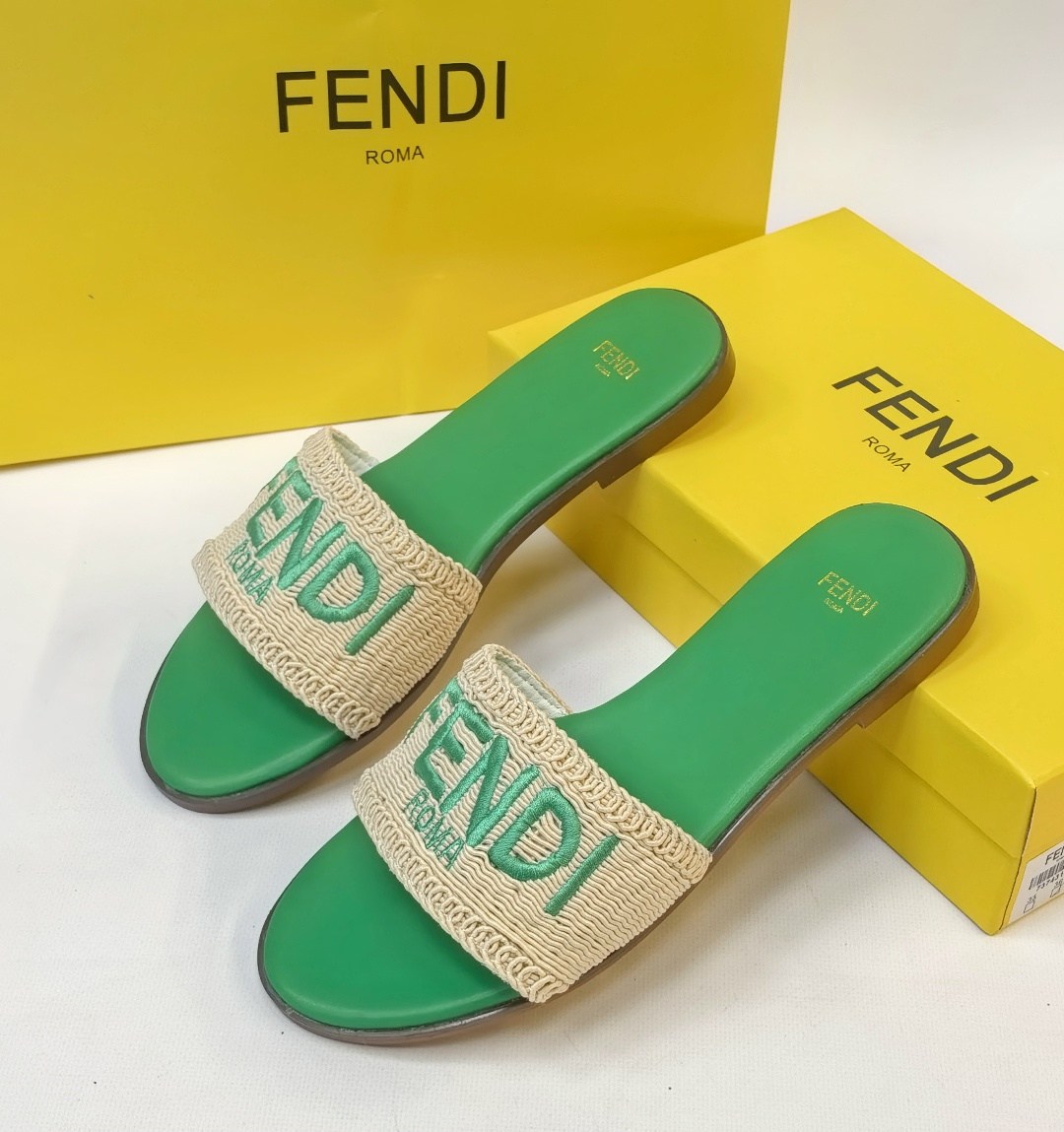 шлепки фенди,шлепанцы fendi,тапочки fendi,шлепки фенди женские,