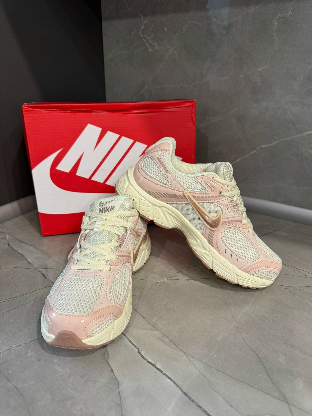 кроссовки,кроссовки nike,женские кроссовки nike,женские кроссовки,кроссовки nike v 5 rnr