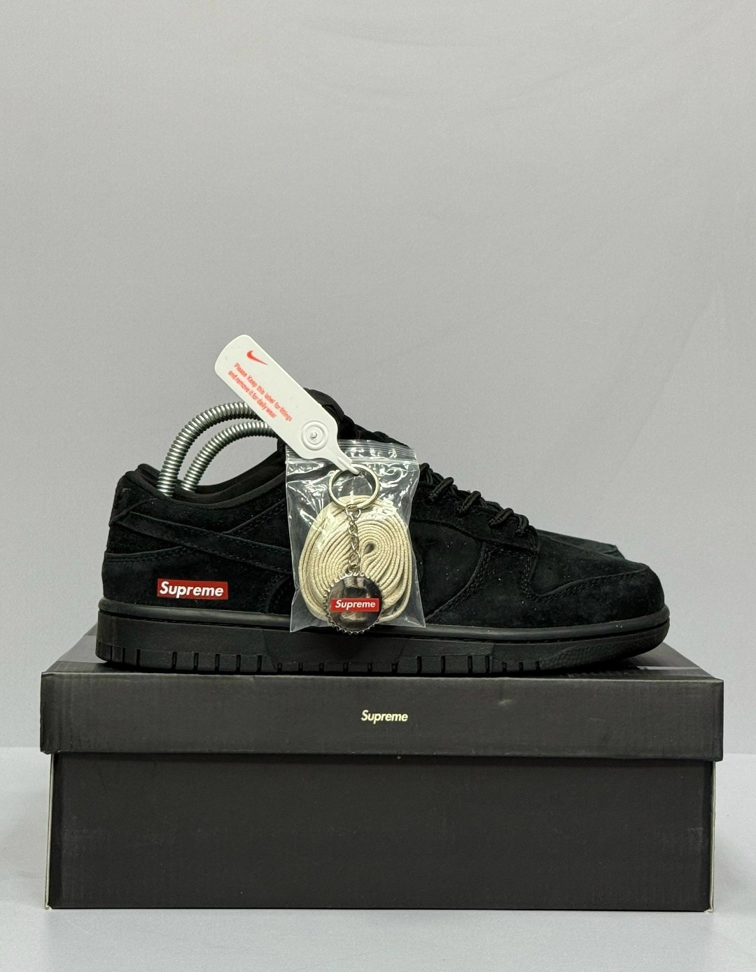 nike air force 1 low black supreme,кроссовки nike air force 1 low x supreme "black",supreme x nike air force 1 low,кроссовки nike air force 1 supreme,nike air force 1 supreme