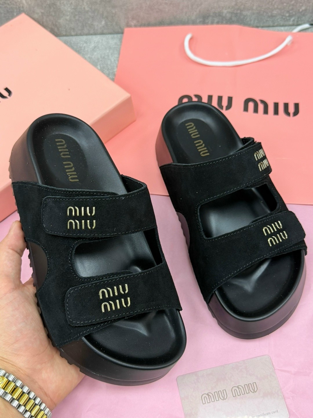 ,шлепанцы miu miu,женские шлепанцы, женская,тапочки miu miu