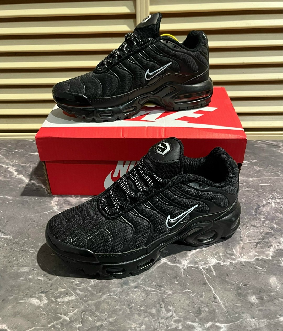 кроссовки nike air max tn plus,кроссовки nike air max tn plus мужские,кроссовки мужские nike air max tn,кроссовки nike air max tn,nike air max plus tn