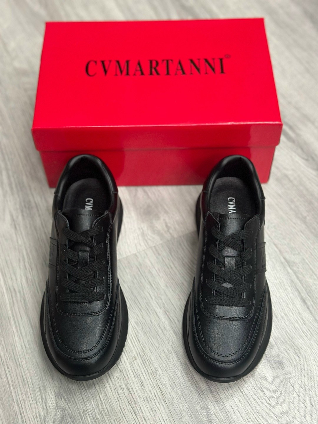 кроссовки valentino,,спортивная ,кожаные кроссовки valentino garavani,брендовая