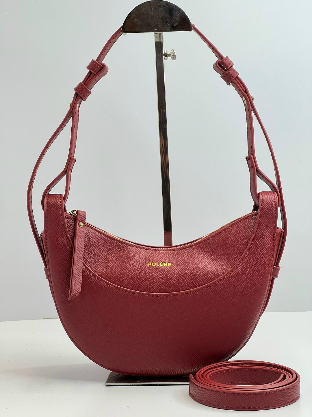 мини-сумка coccinelle whisper цвет sangria,coccinelle маленькая сумка через плечо c-easy красный,сумка женские,сумка coccinelle whisper цвет бордовый,сумка бордовая женская