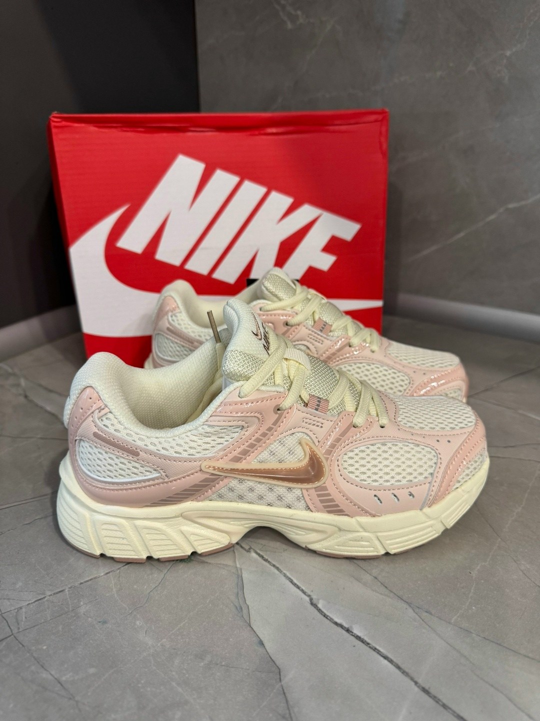 кроссовки,кроссовки nike,женские кроссовки nike,женские кроссовки,кроссовки nike v 5 rnr
