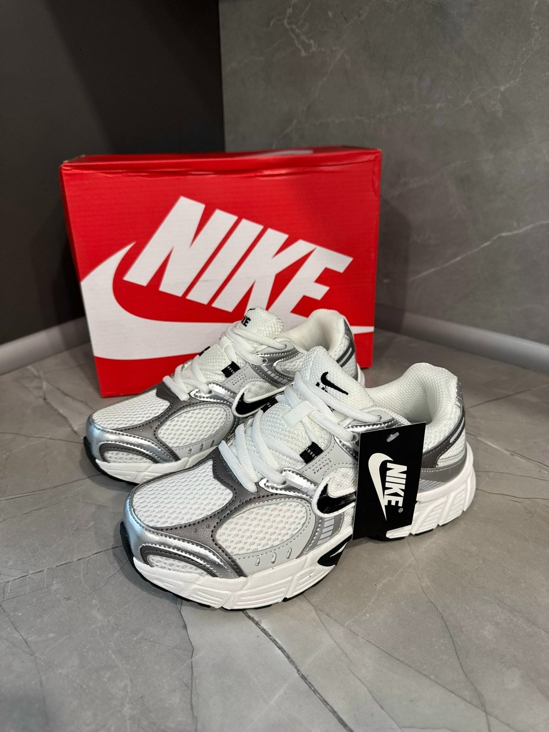 nike кроссовки,кроссовки v5 rnr nike,кроссовки nike v5 rnr white black silver,кроссовки nike v 5 rnr,женские кроссовки nike