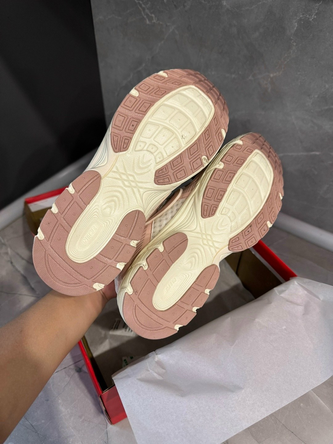 кроссовки,кроссовки nike,женские кроссовки nike,женские кроссовки,кроссовки nike v 5 rnr