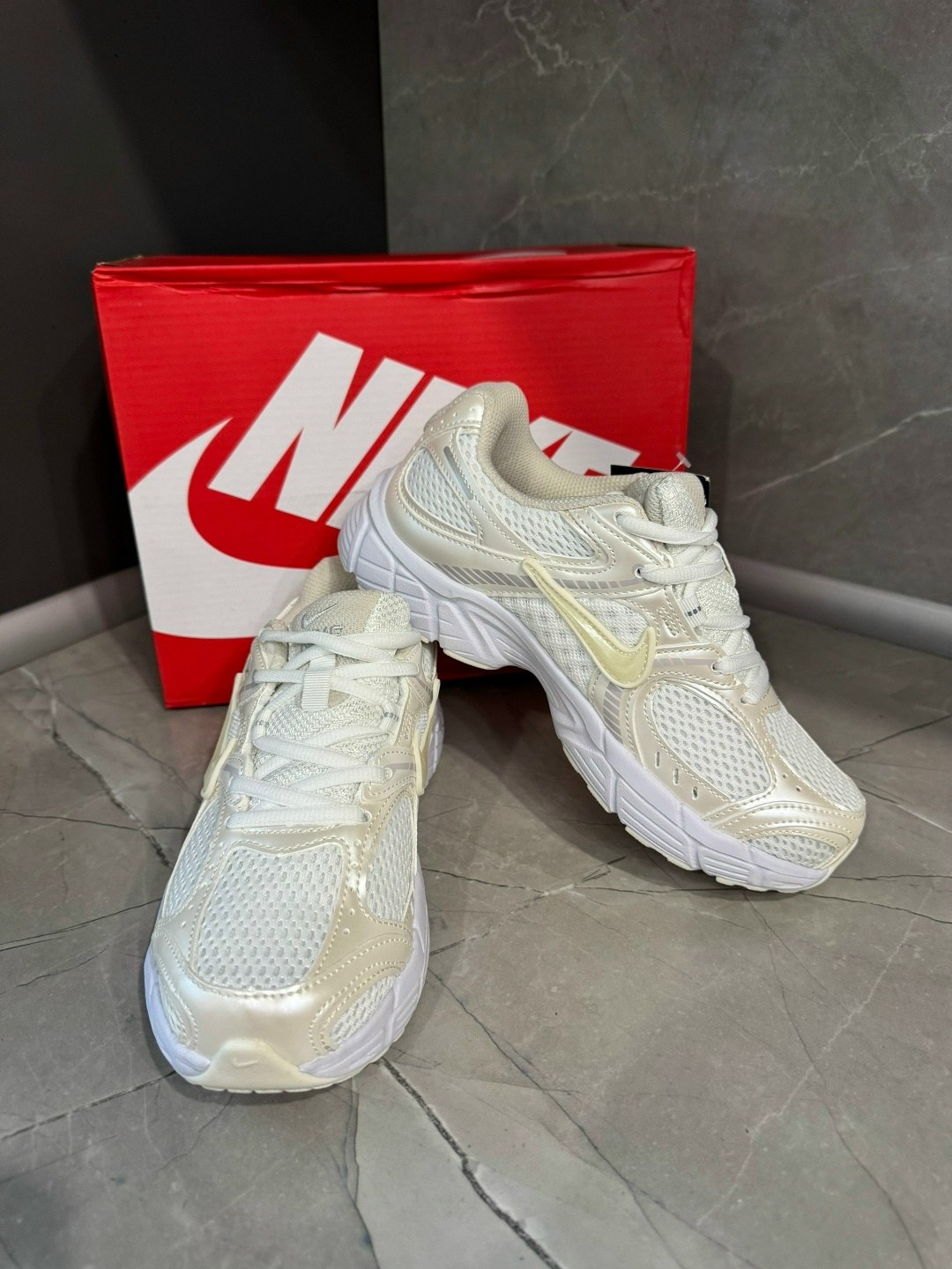 кроссовки nike,кроссовки,кроссовки nike v 5 rnr,женские кроссовки,женские кроссовки nike