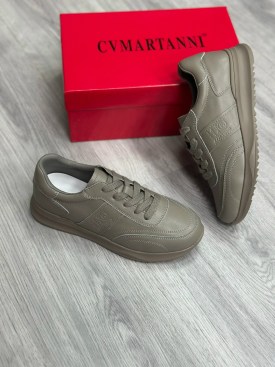 Кроссовки