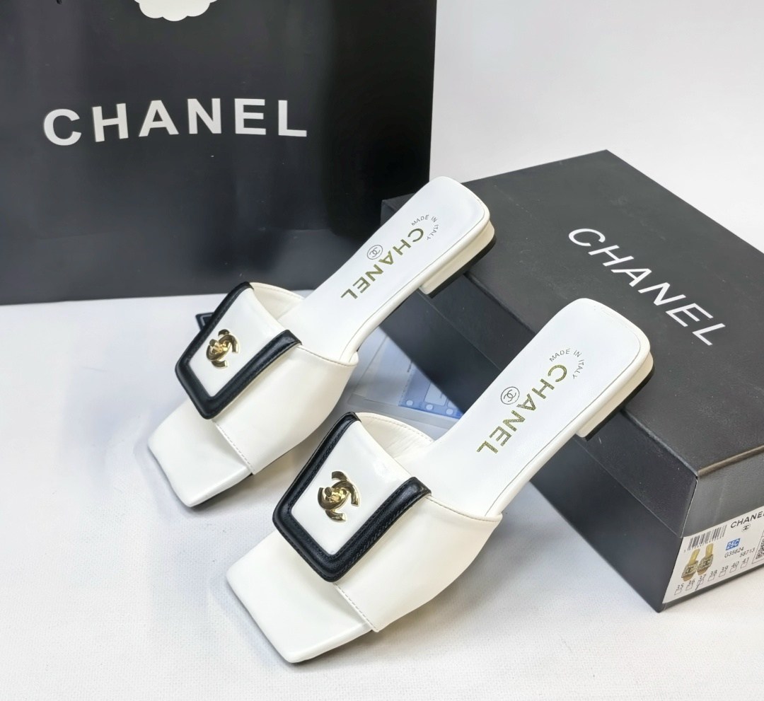 шлепанцы chanel,шлепки шанель,шлепанцы женские chanel,тапочки chanel,босоножки chanel
