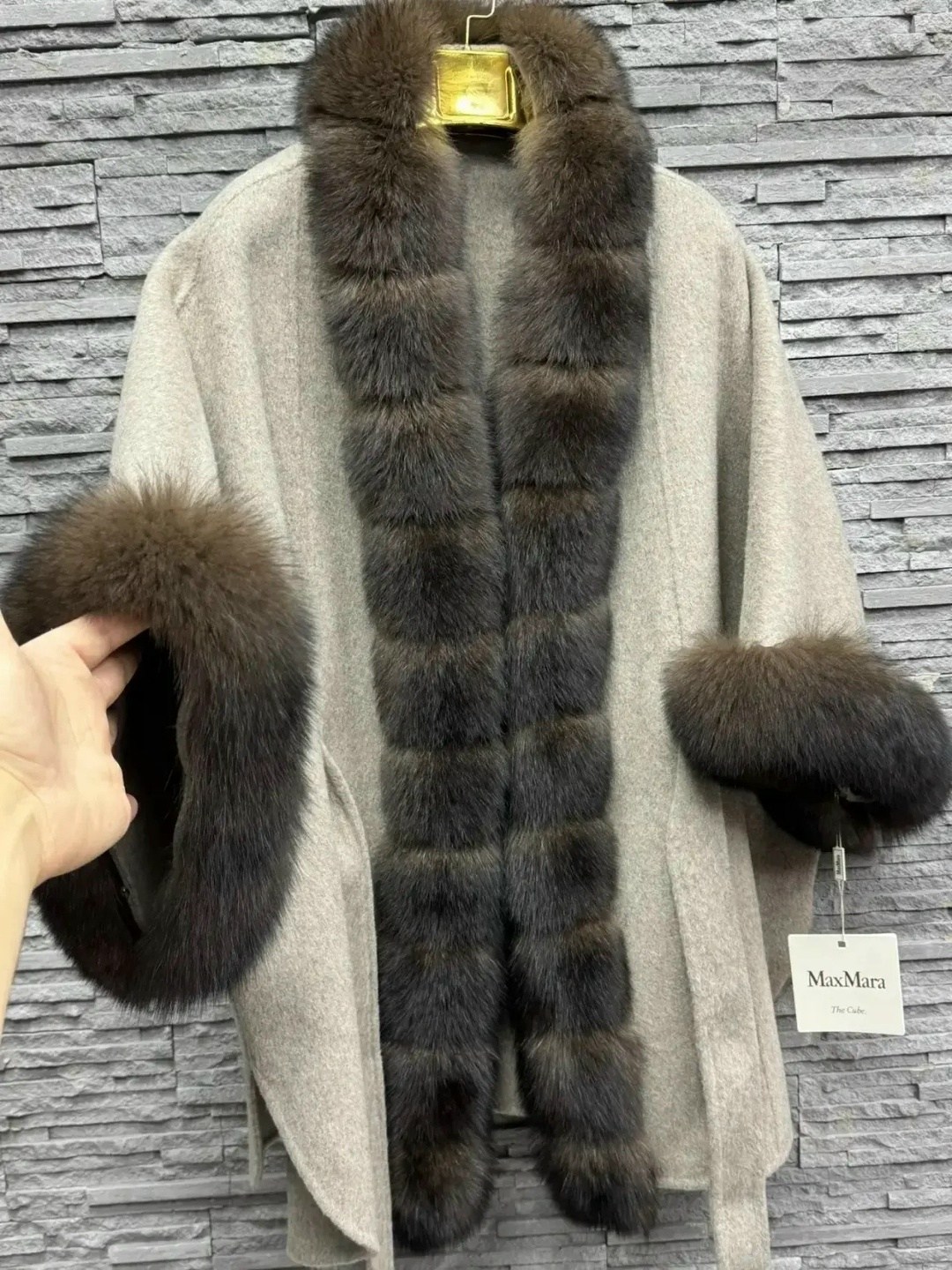 пальто с мехом,пончо с мехом,пальто пончо,меховое пончо,меховая накидка