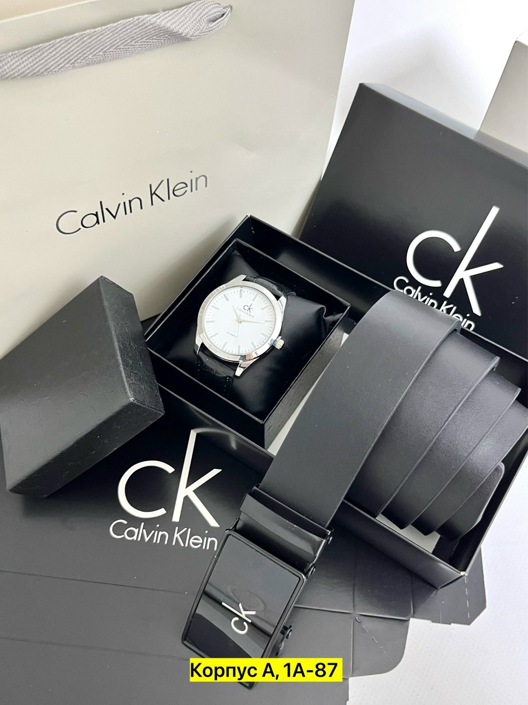 подарочный набор calvin klein,ремень calvin klein мужской,подарочный набор мужской,набор часы и ремень в коробке,набор для мужчин