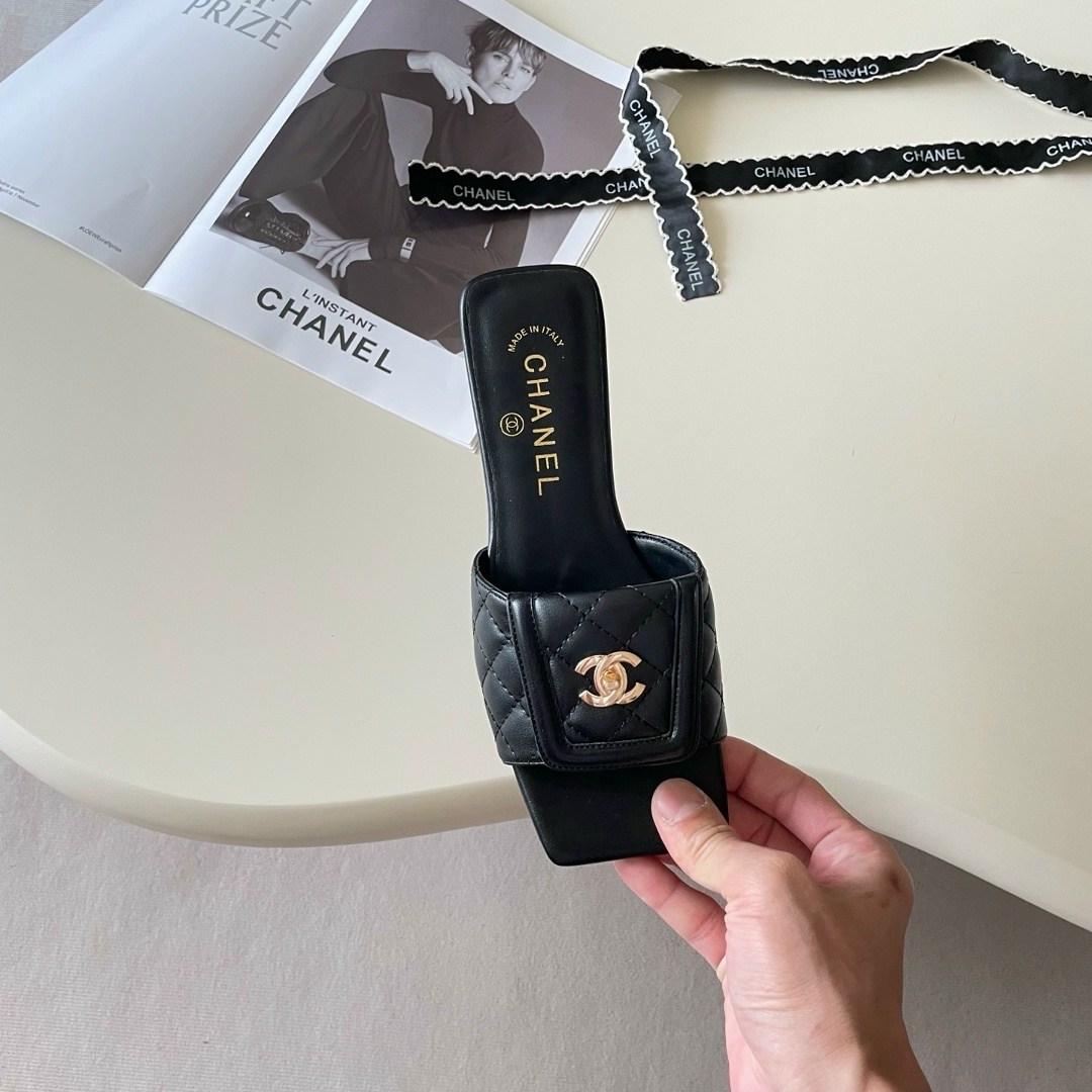 шлепанцы chanel,шлепанцы женские chanel,тапочки женские chanel,тапочки chanel,chanel черные бархатные шлепанцы