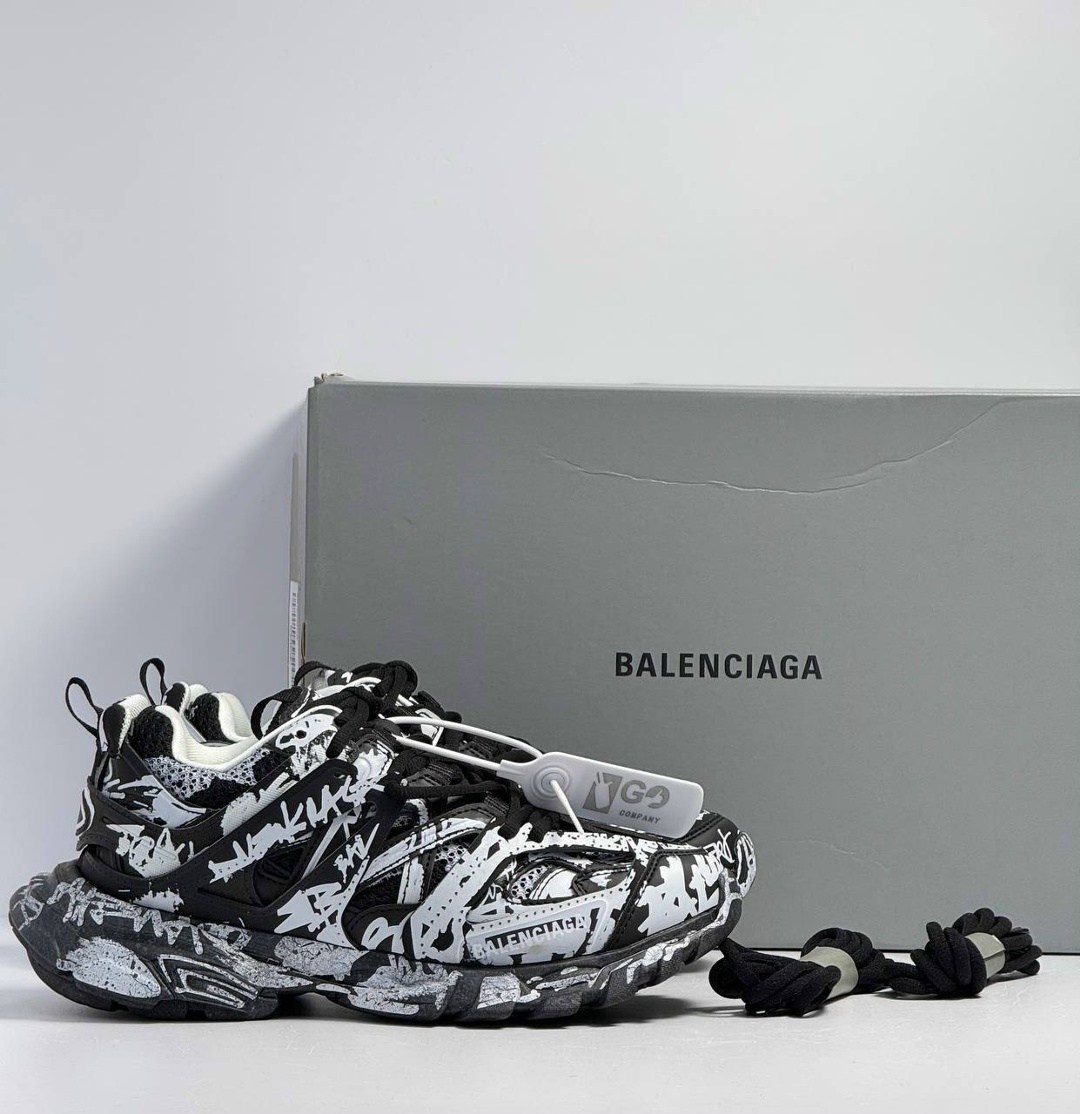 кроссовки женские balenciaga,кроссовки balenciaga,кроссовки balenciaga track,кроссовки balenciaga track sneaker graffiti black white,кроссовки track graffiti balenciaga черный