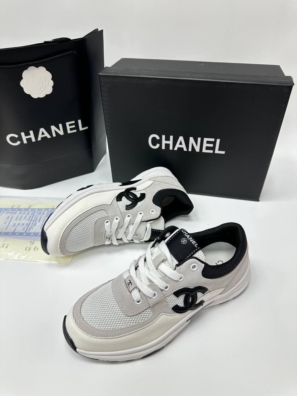 женские кроссовки chanel,кроссовки chanel,кроссовки chanel оригинал,кроссовки шанель chanel цвет серебристый,модные вентилируемые кроссовки chanel