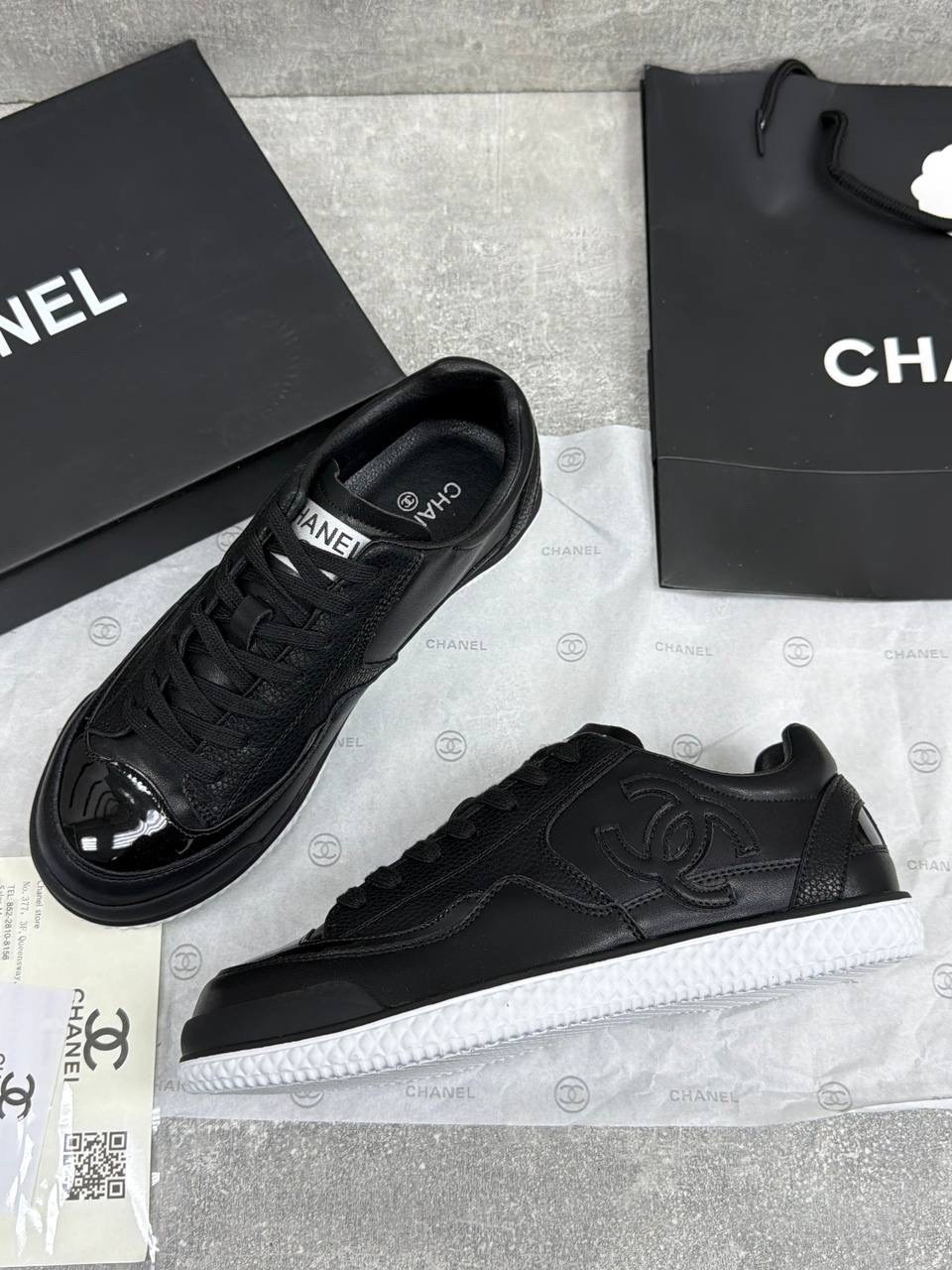 женские кожаные белые кроссовки chanel,женские кроссовки chanel,chanel кроссовки,женские кожаные кроссовки chanel 2026 белые с черными шнурками,кеды женские chanel