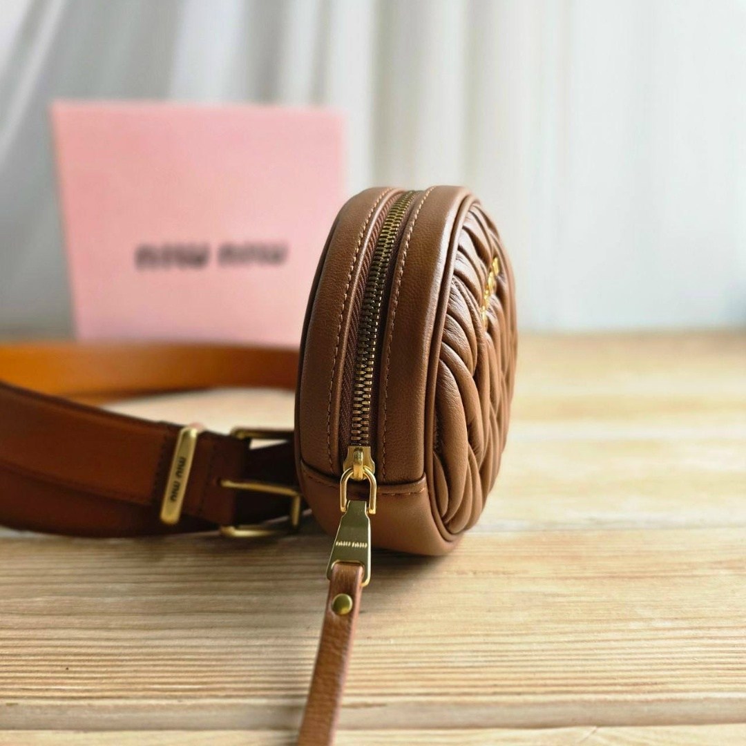сумка miu miu,сумка женская miu miu,miu miu miu miu,ремень miu miu,пояс miu miu